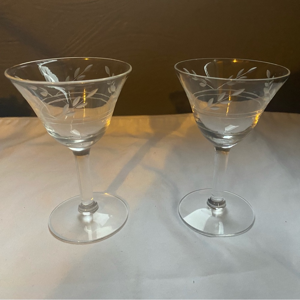 2 (two) Hanover Coronation collection etched and blown aperitif / liquor glasses
